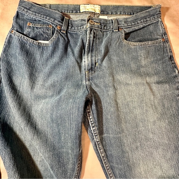 Old Navy | low-waisted, bootcut jeans | medium wash | women’s size 16 | EUC | ee - Picture 2 of 9